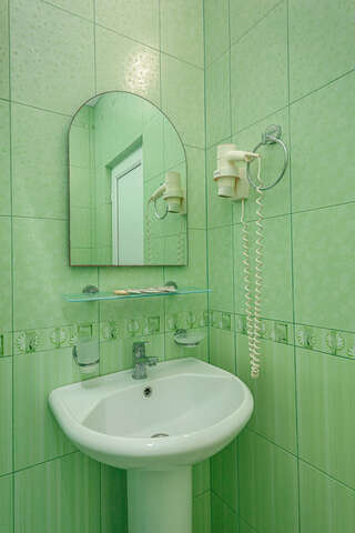 Гостиница Акрополь Дивноморское Улучшенный трехместный номер-8