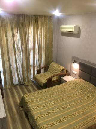 Гостиница Акрополь Дивноморское Улучшенный двухместный номер с 1 кроватью-2