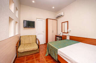 Гостиница Акрополь Дивноморское Двухместный номер с 1 кроватью и собственной ванной комнатой-2