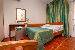 Гостиница Акрополь Дивноморское Двухместный номер с 1 кроватью и собственной ванной комнатой-4