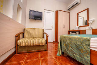 Гостиница Акрополь Дивноморское Двухместный номер с 1 кроватью и собственной ванной комнатой-3