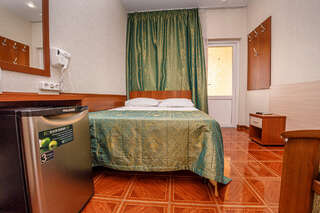 Гостиница Акрополь Дивноморское Двухместный номер с 1 кроватью и собственной ванной комнатой-1