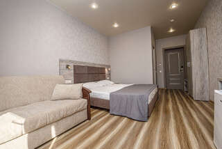 Гостиница Акрополь Дивноморское Улучшенный трехместный номер-2