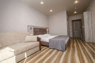 Гостиница Акрополь Дивноморское Улучшенный двухместный номер с 1 кроватью-1