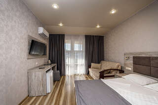 Гостиница Акрополь Дивноморское Улучшенный трехместный номер-4